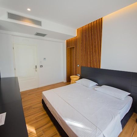 Adani Ksamil Room photo